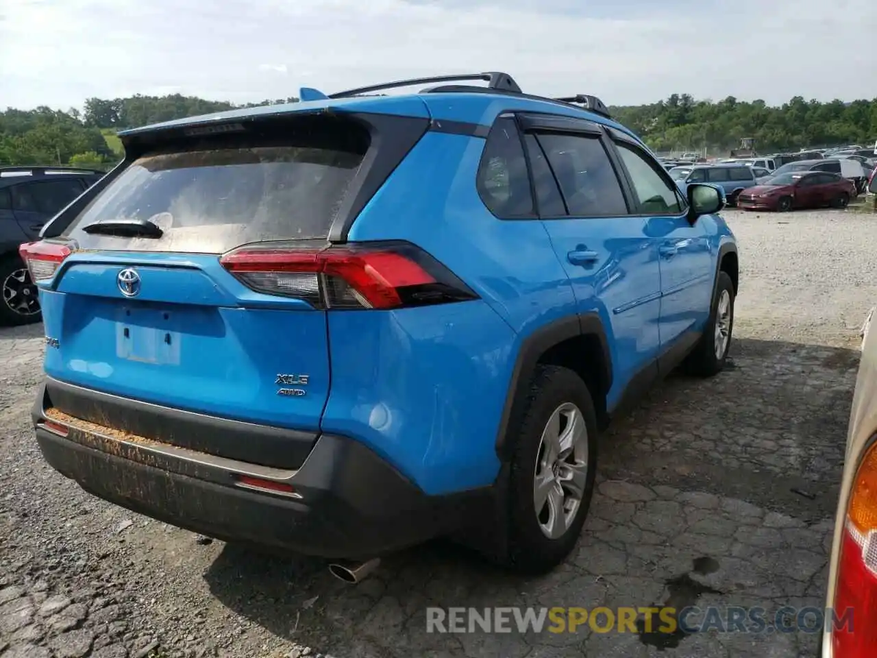 4 Photograph of a damaged car JTMP1RFV8KD503015 TOYOTA RAV4 2019