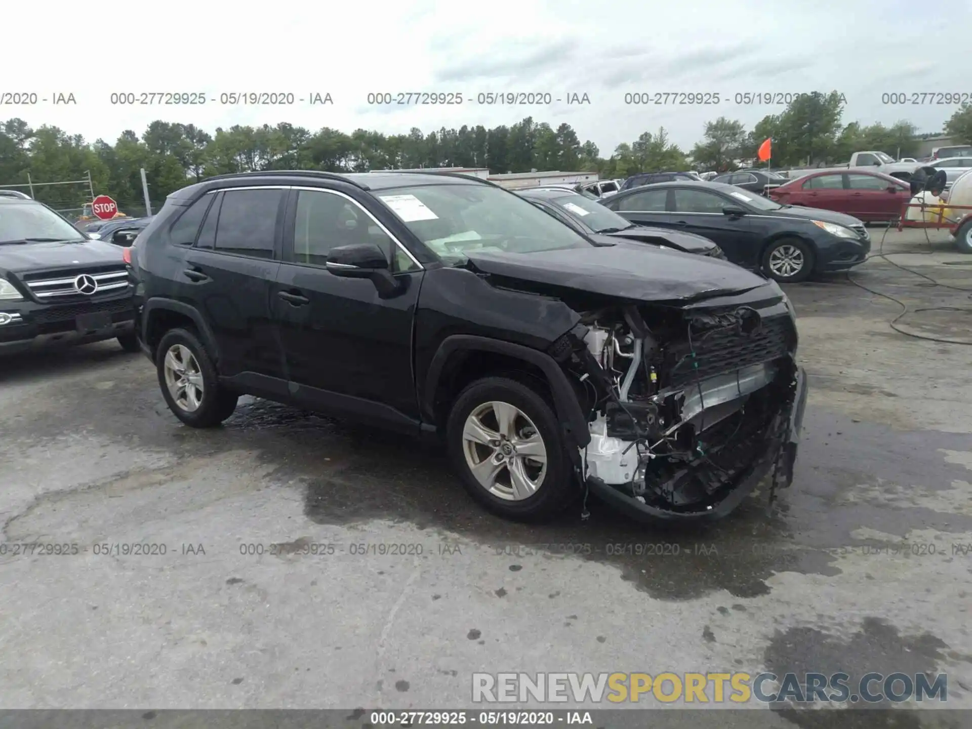 1 Photograph of a damaged car JTMP1RFV8KD509638 TOYOTA RAV4 2019