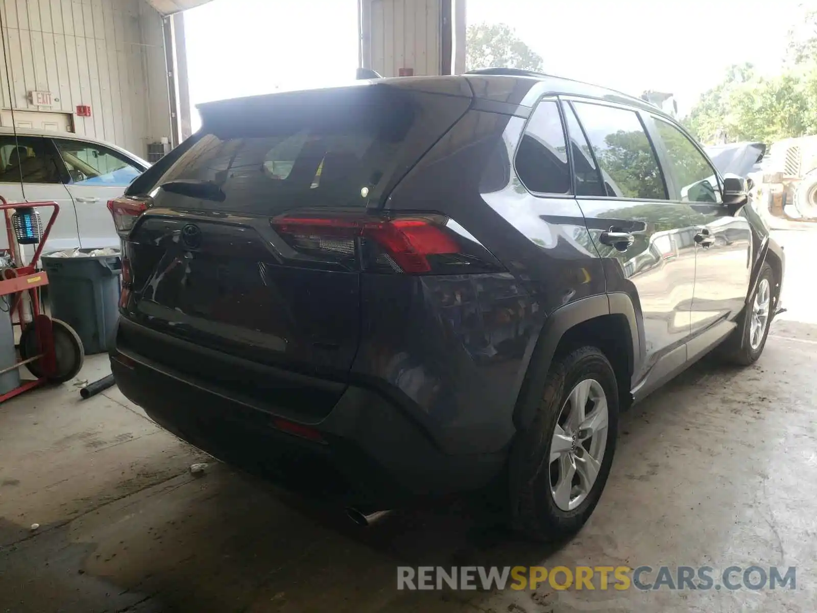 4 Photograph of a damaged car JTMP1RFV8KD512281 TOYOTA RAV4 2019