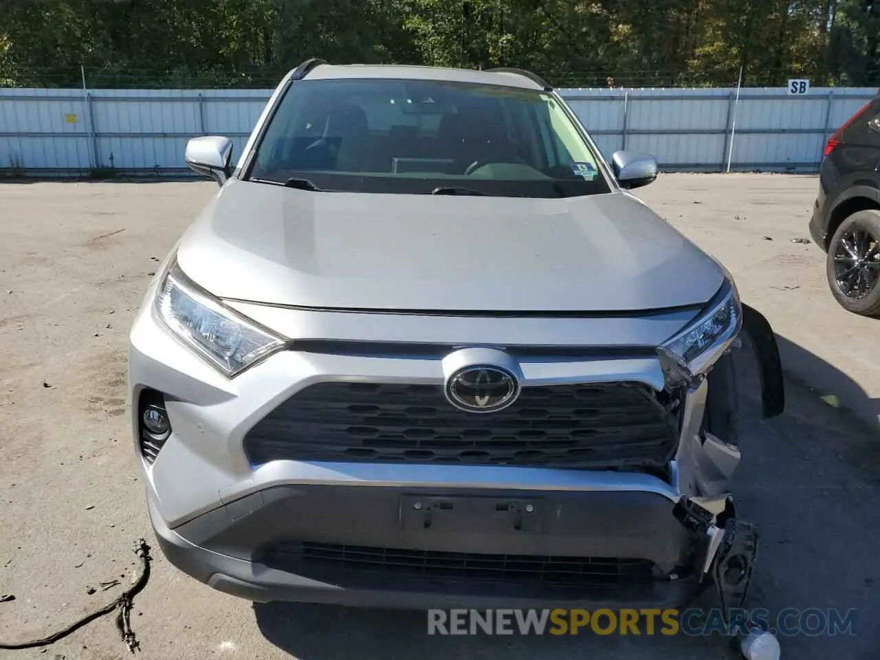 5 Photograph of a damaged car JTMP1RFV8KJ009416 TOYOTA RAV4 2019