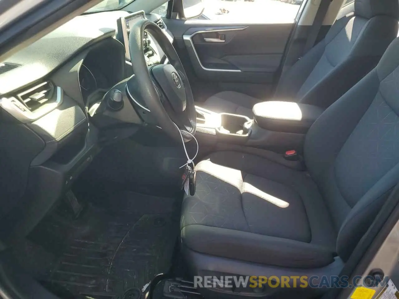 7 Photograph of a damaged car JTMP1RFV8KJ009416 TOYOTA RAV4 2019