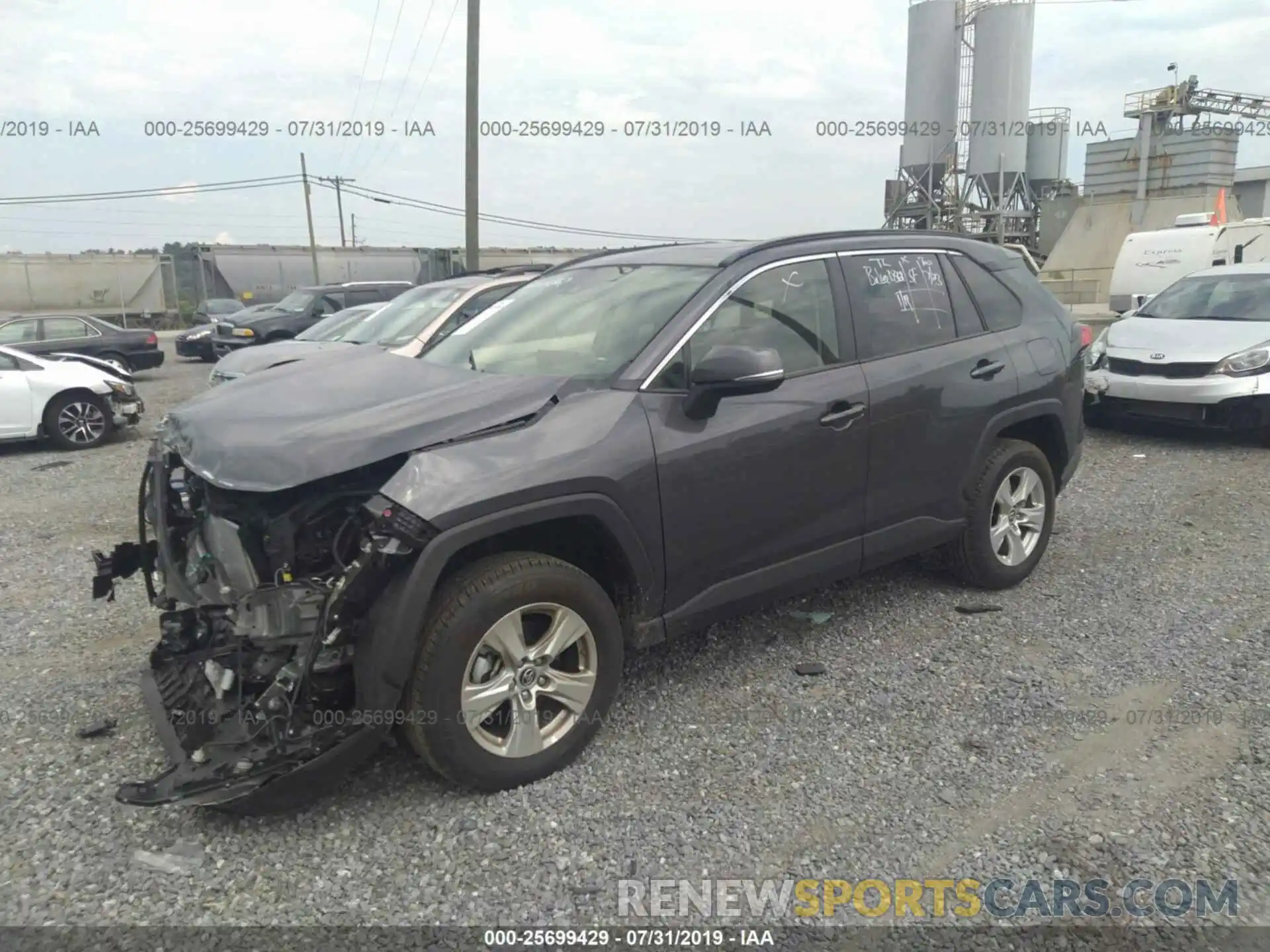 2 Photograph of a damaged car JTMP1RFV8KJ010369 TOYOTA RAV4 2019