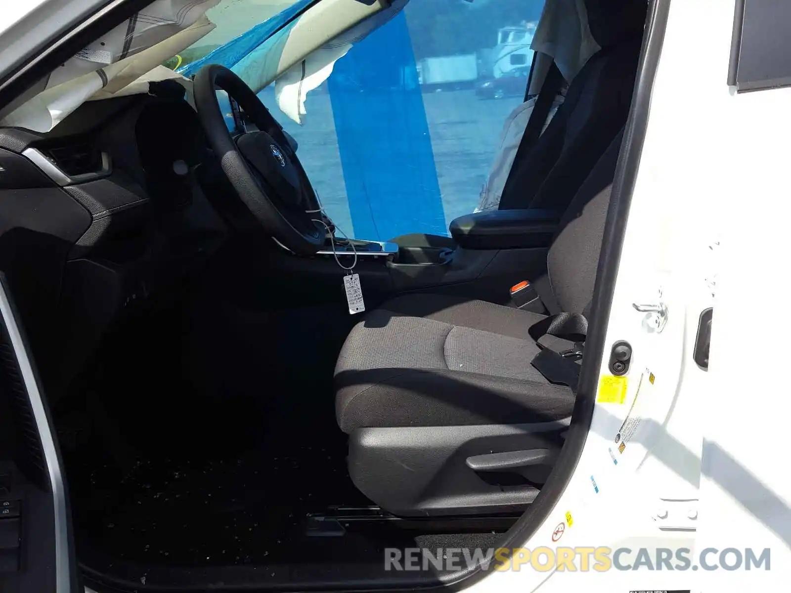 5 Photograph of a damaged car JTMP1RFV9KD002280 TOYOTA RAV4 2019