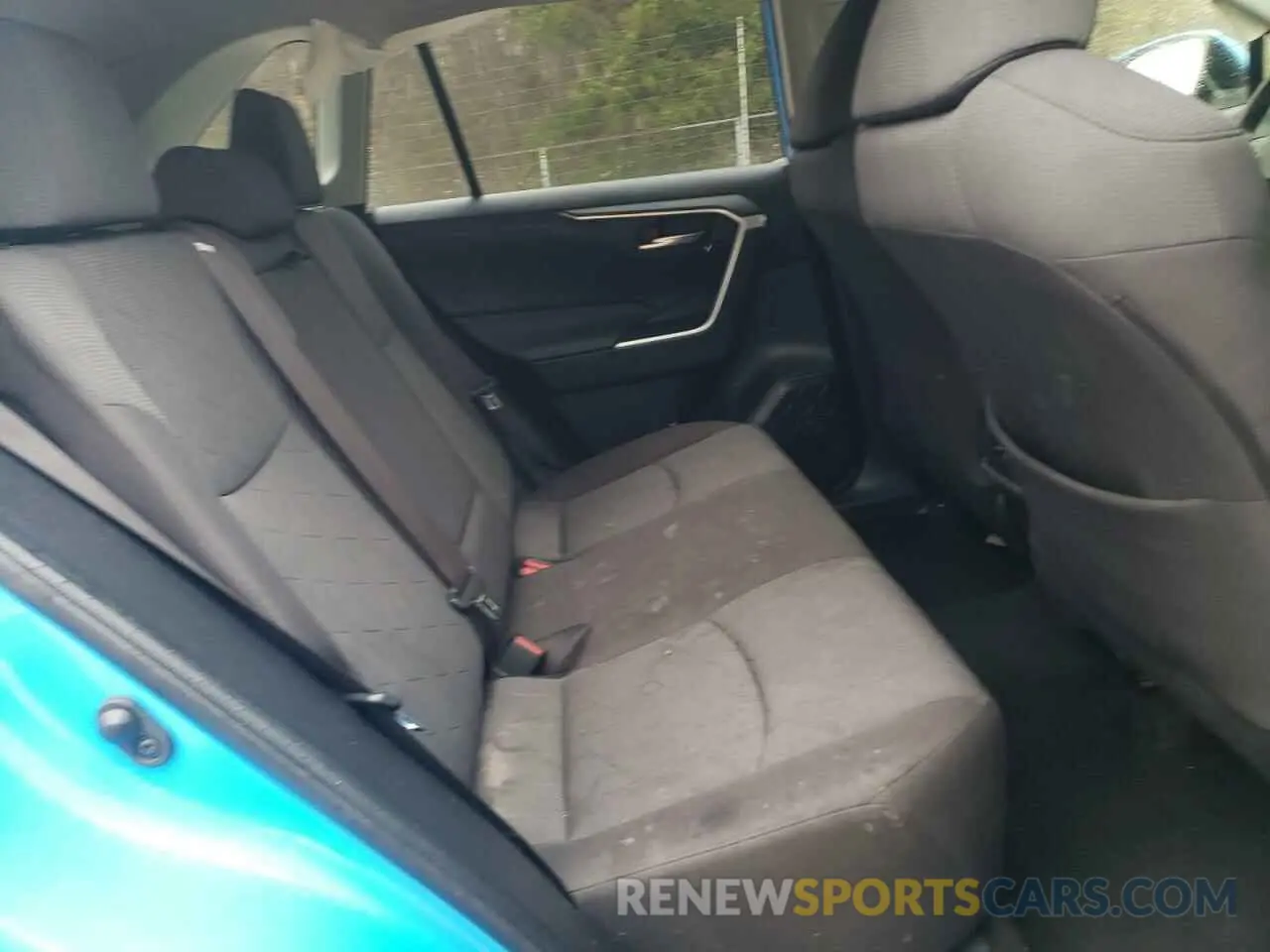 11 Photograph of a damaged car JTMP1RFV9KD004062 TOYOTA RAV4 2019