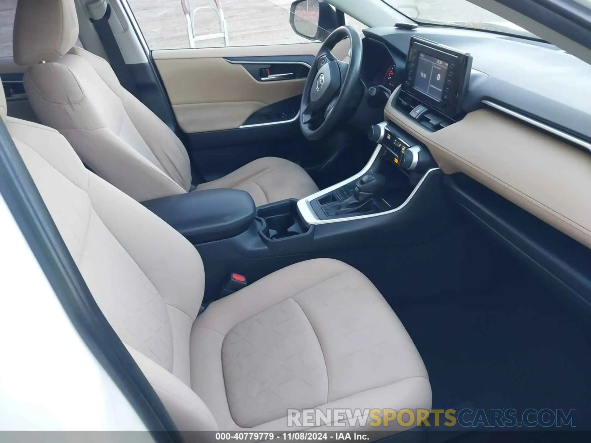 5 Photograph of a damaged car JTMP1RFV9KD012355 TOYOTA RAV4 2019