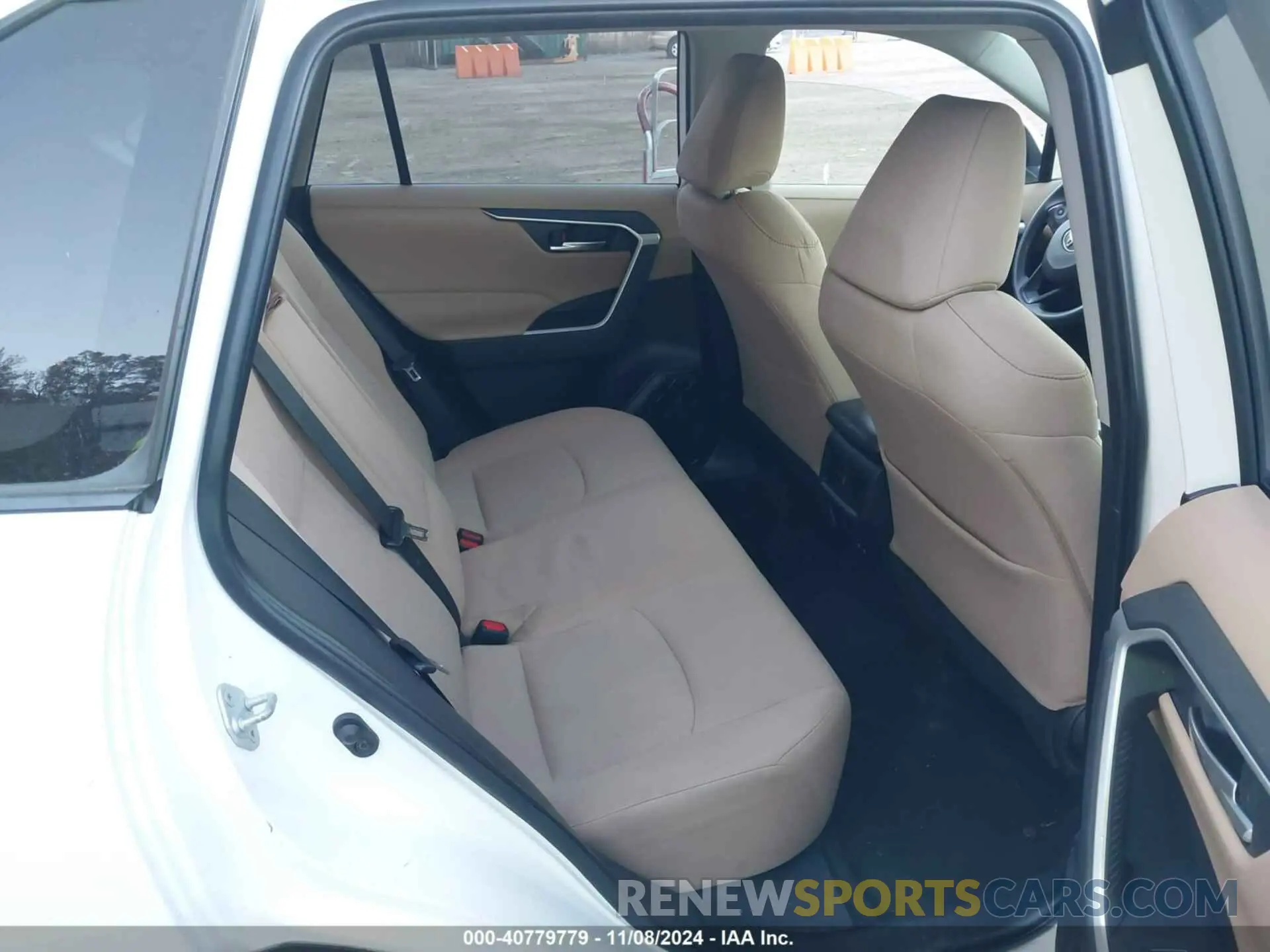 8 Photograph of a damaged car JTMP1RFV9KD012355 TOYOTA RAV4 2019