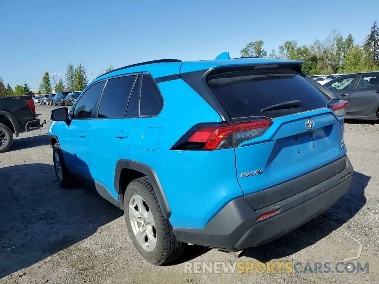 2 Photograph of a damaged car JTMP1RFV9KD026658 TOYOTA RAV4 2019