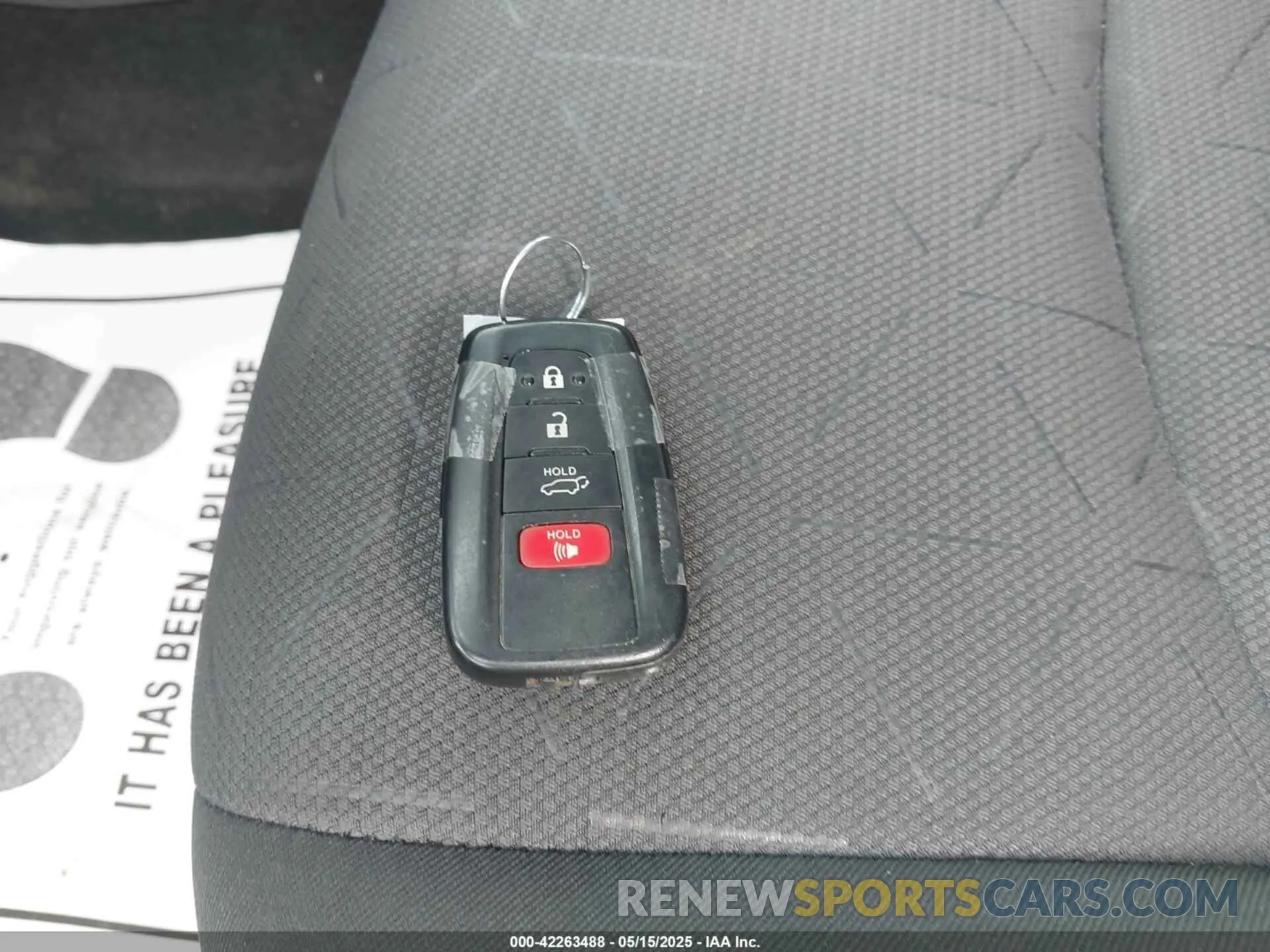11 Photograph of a damaged car JTMP1RFV9KD041936 TOYOTA RAV4 2019