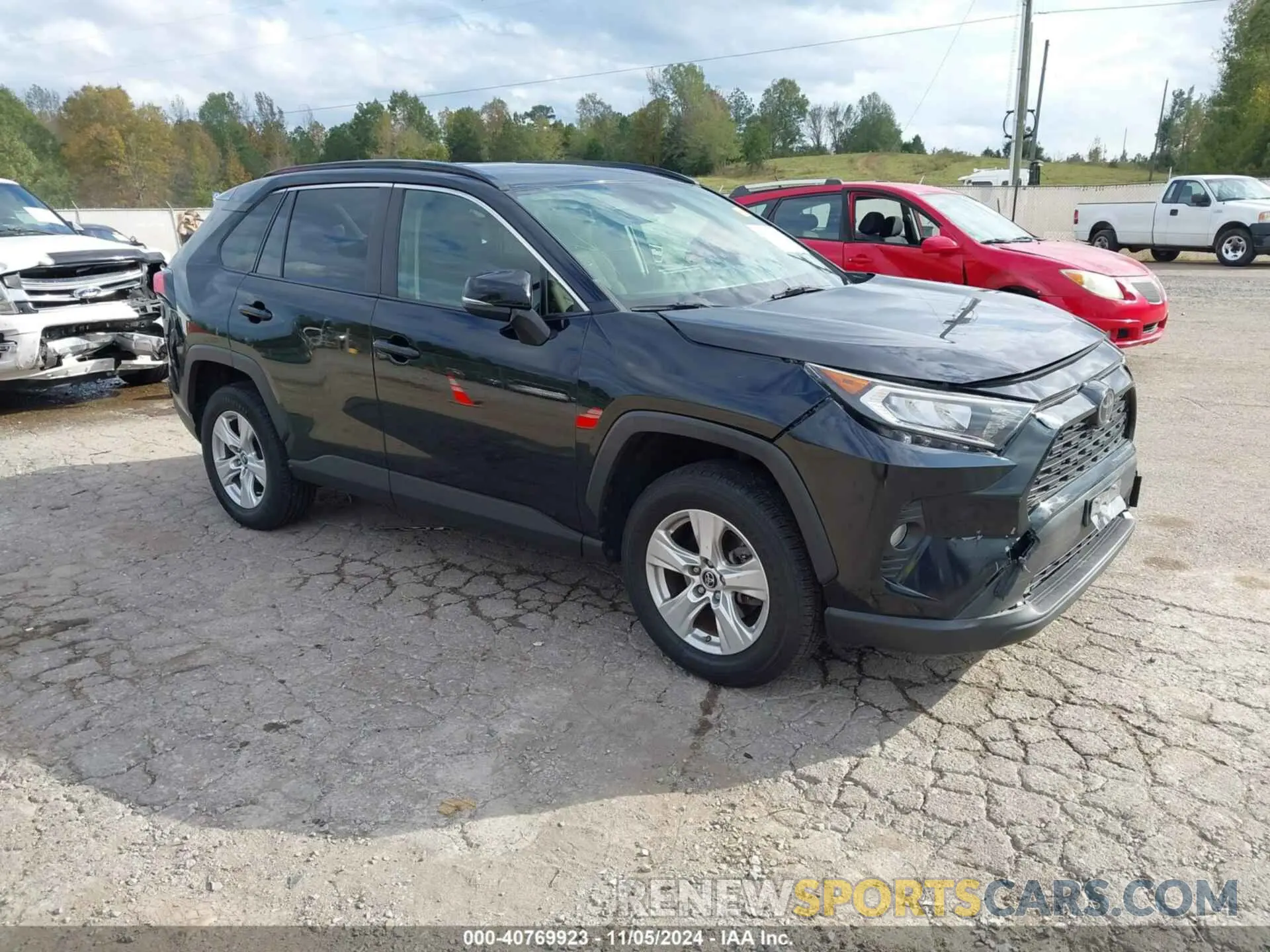 1 Photograph of a damaged car JTMP1RFV9KD501676 TOYOTA RAV4 2019