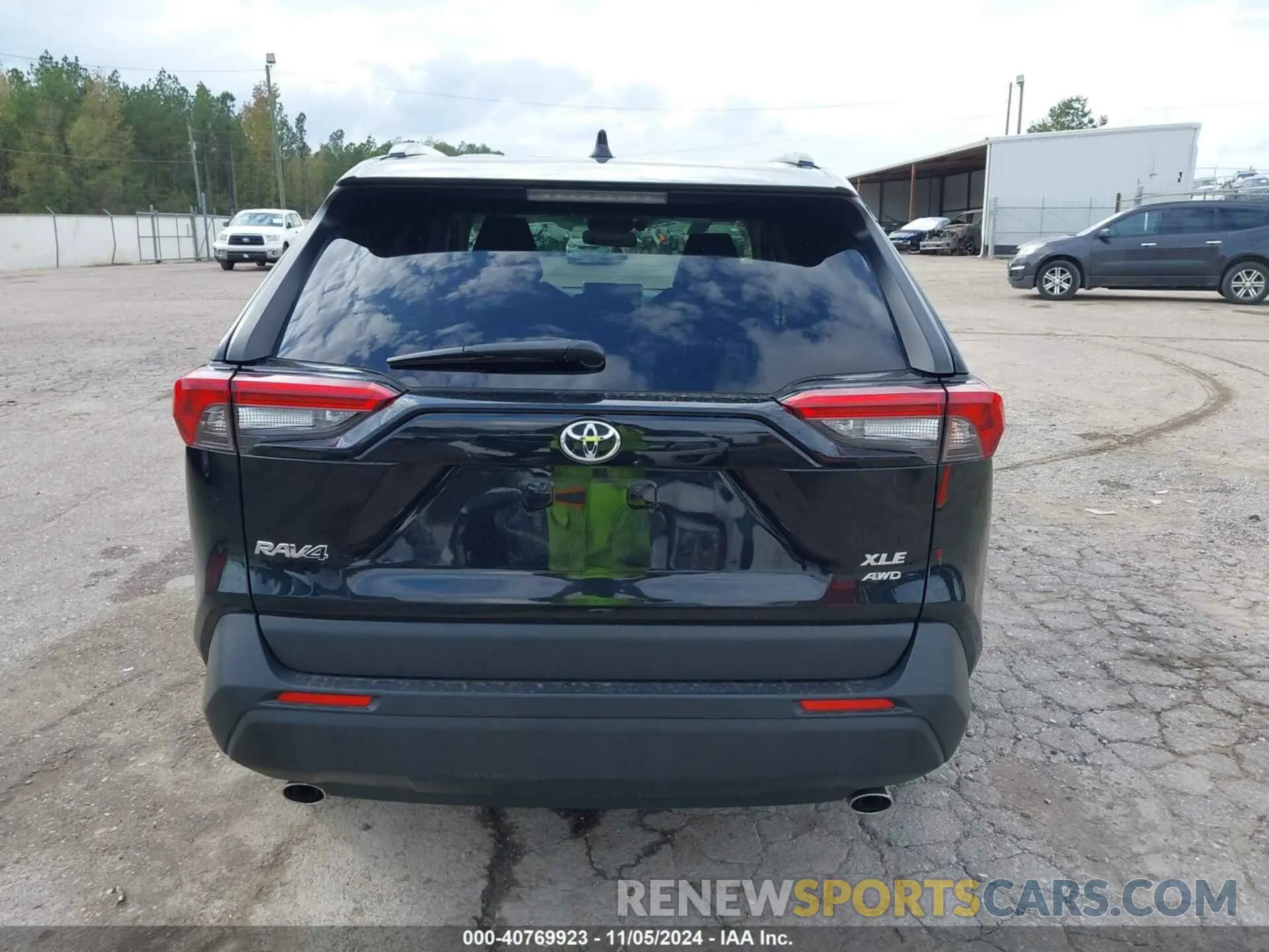 16 Photograph of a damaged car JTMP1RFV9KD501676 TOYOTA RAV4 2019