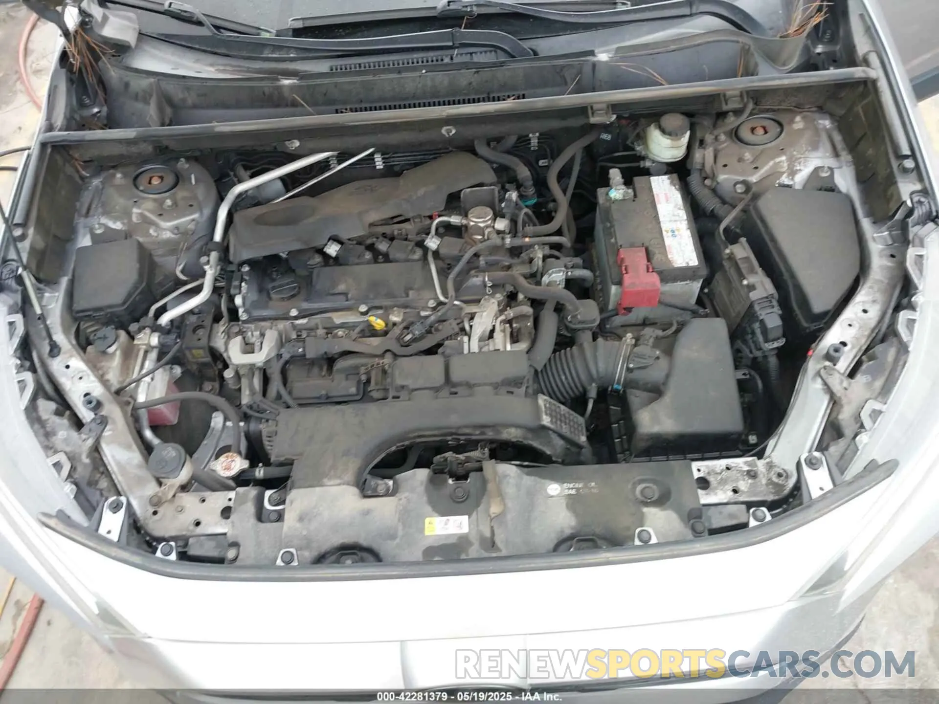 10 Photograph of a damaged car JTMP1RFV9KD506103 TOYOTA RAV4 2019