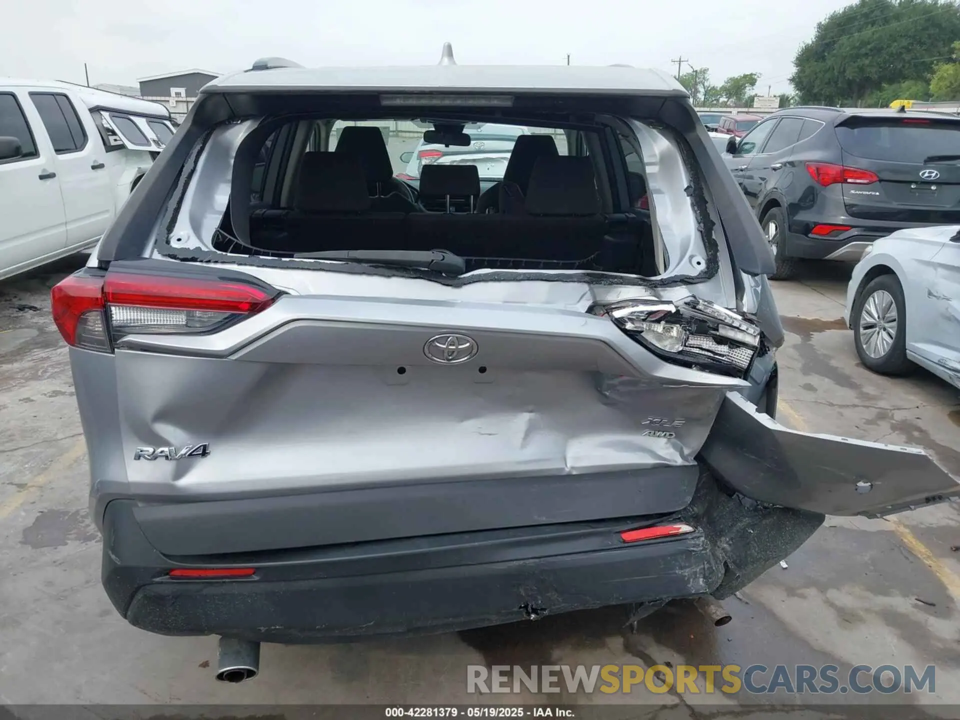 6 Photograph of a damaged car JTMP1RFV9KD506103 TOYOTA RAV4 2019