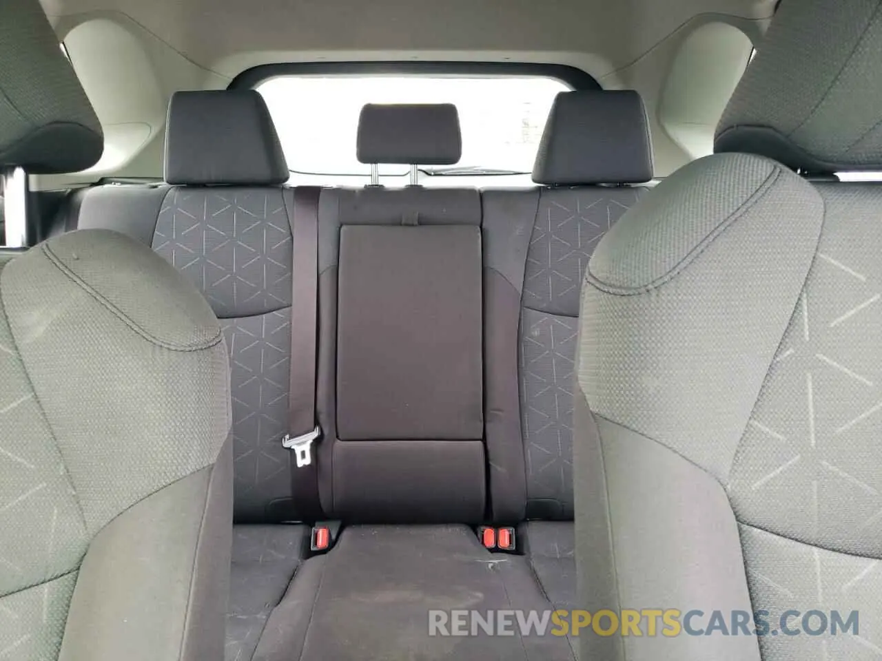 10 Photograph of a damaged car JTMP1RFV9KD506960 TOYOTA RAV4 2019