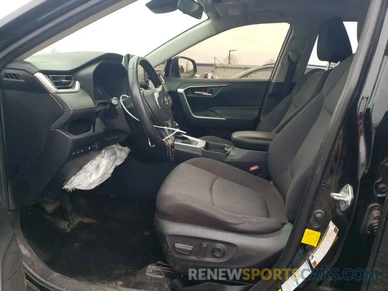 7 Photograph of a damaged car JTMP1RFV9KD506960 TOYOTA RAV4 2019