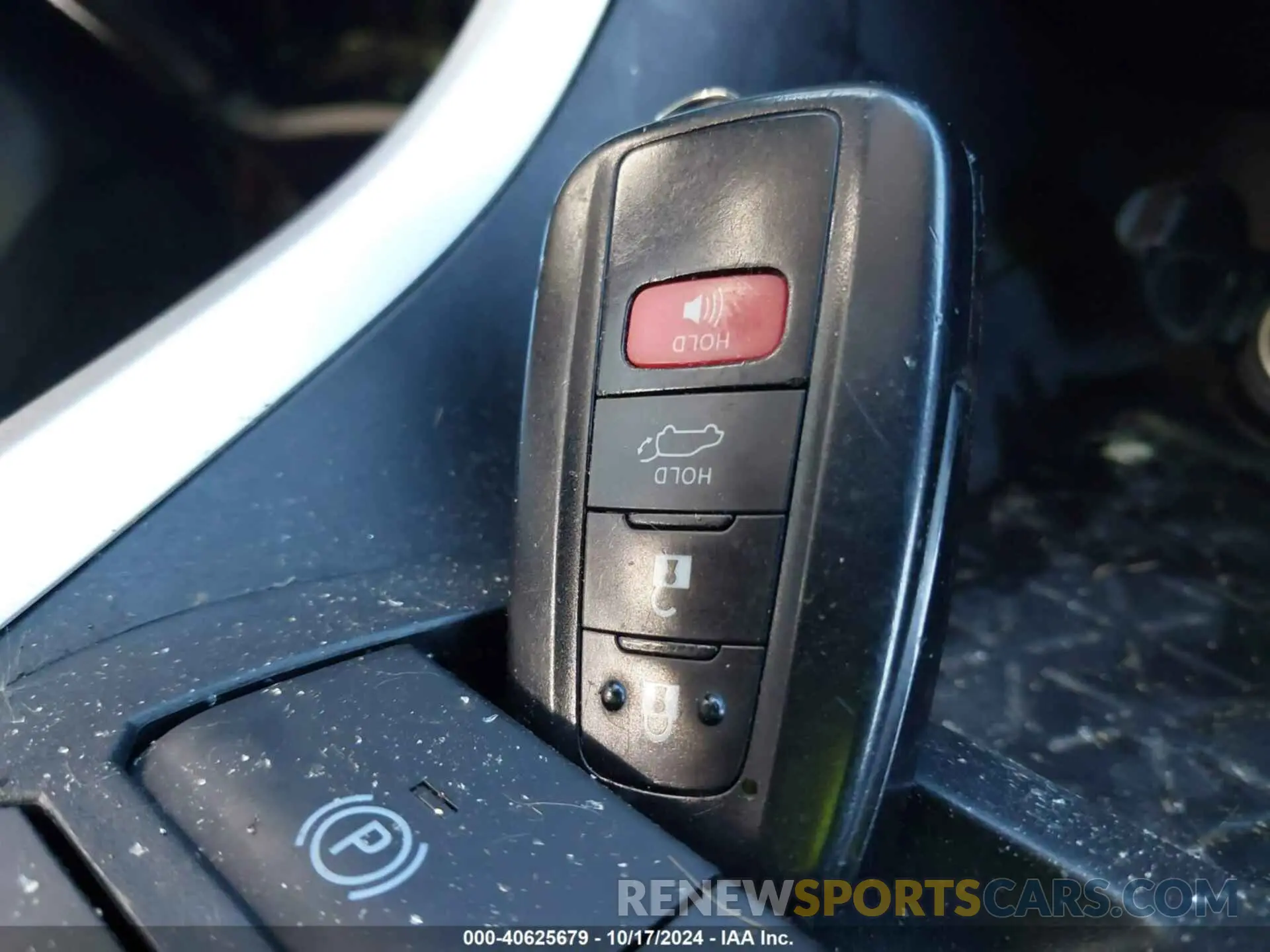 11 Photograph of a damaged car JTMP1RFV9KD516016 TOYOTA RAV4 2019