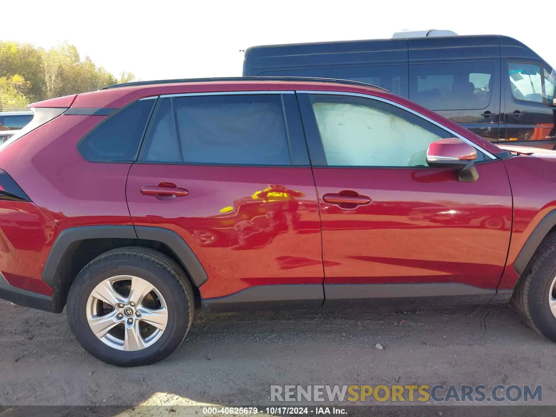 13 Photograph of a damaged car JTMP1RFV9KD516016 TOYOTA RAV4 2019