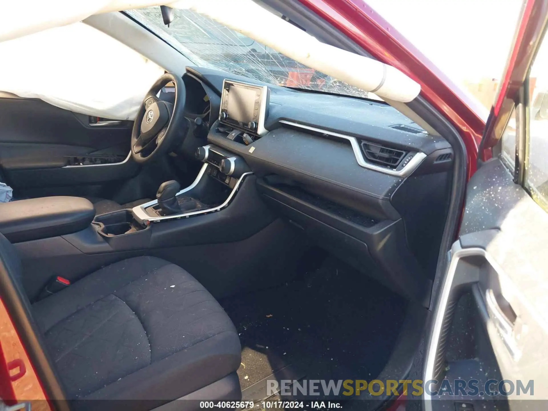 5 Photograph of a damaged car JTMP1RFV9KD516016 TOYOTA RAV4 2019