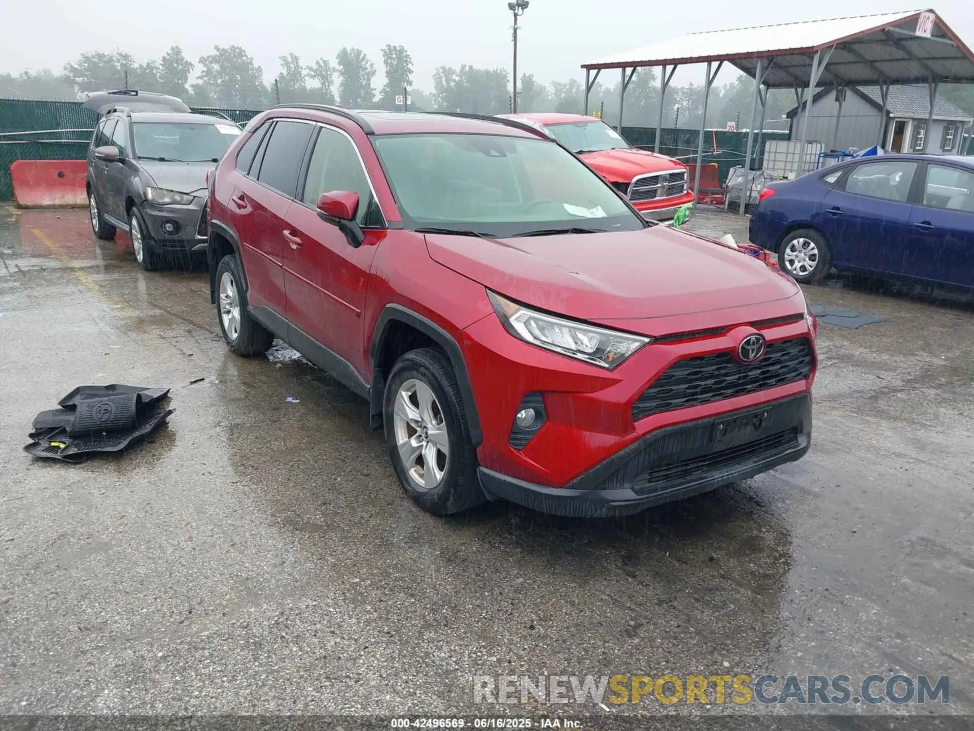 1 Photograph of a damaged car JTMP1RFV9KJ008226 TOYOTA RAV4 2019