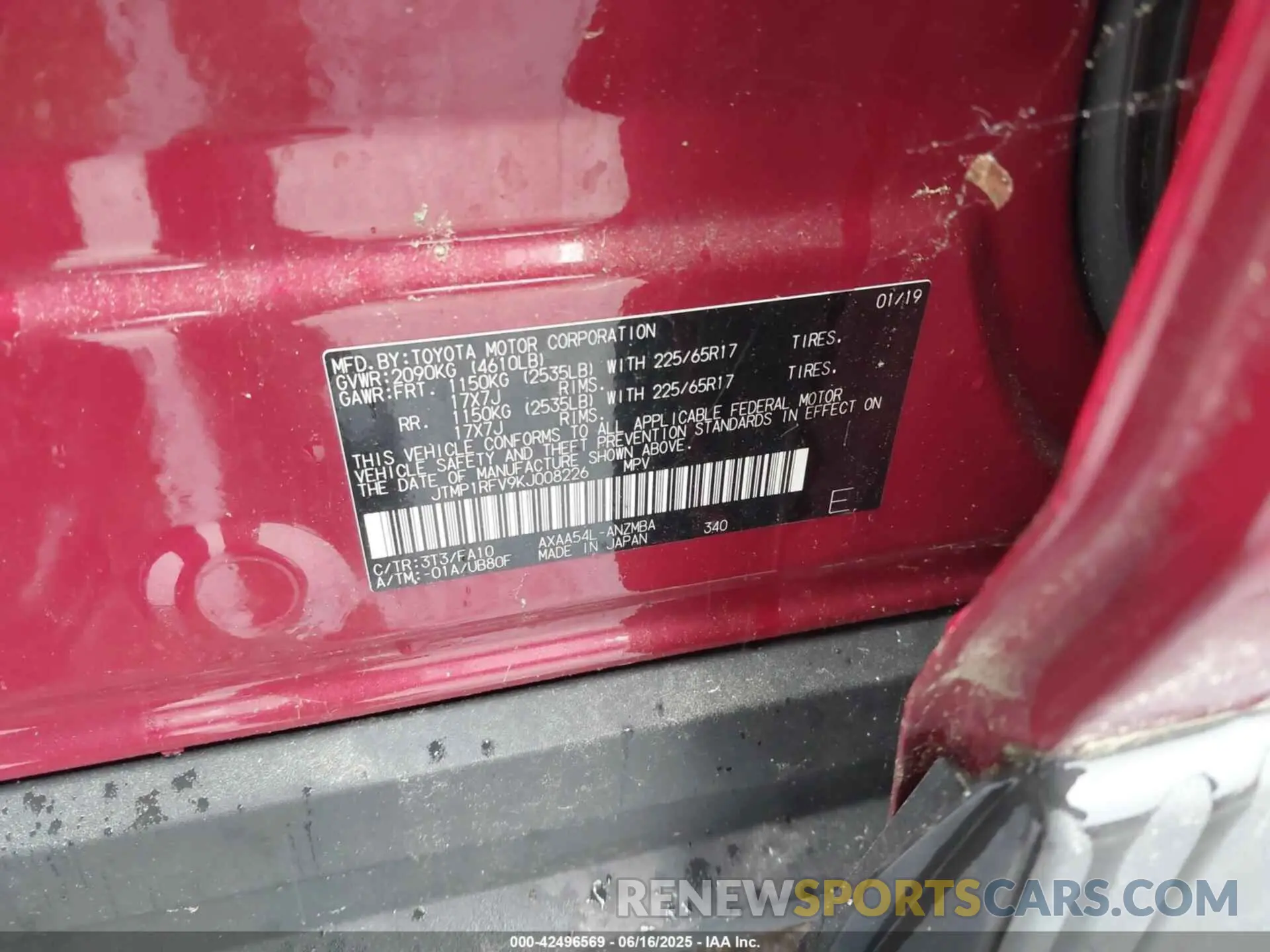 9 Photograph of a damaged car JTMP1RFV9KJ008226 TOYOTA RAV4 2019