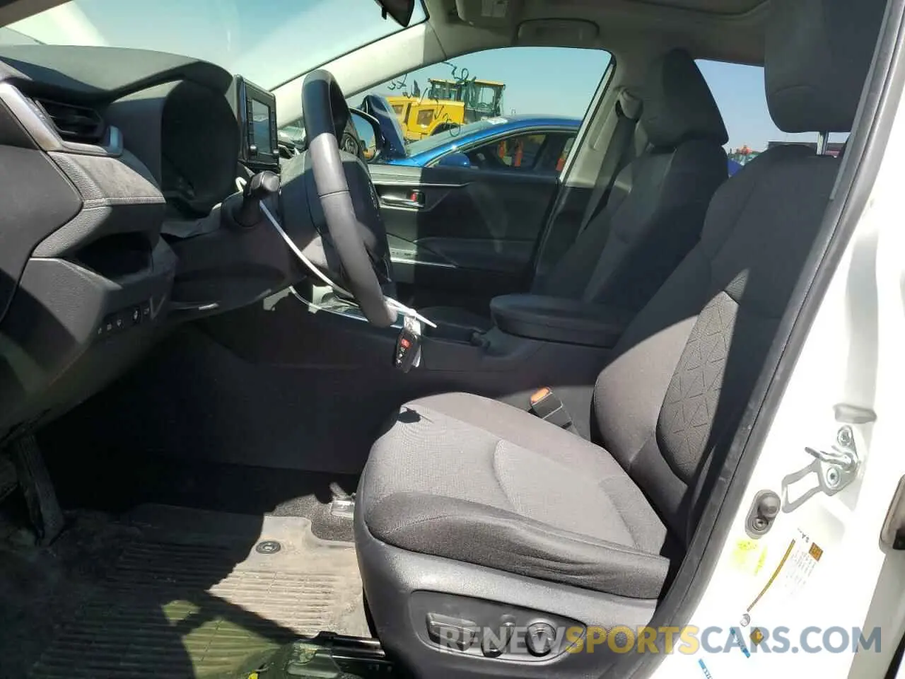 7 Photograph of a damaged car JTMP1RFVXKD021338 TOYOTA RAV4 2019