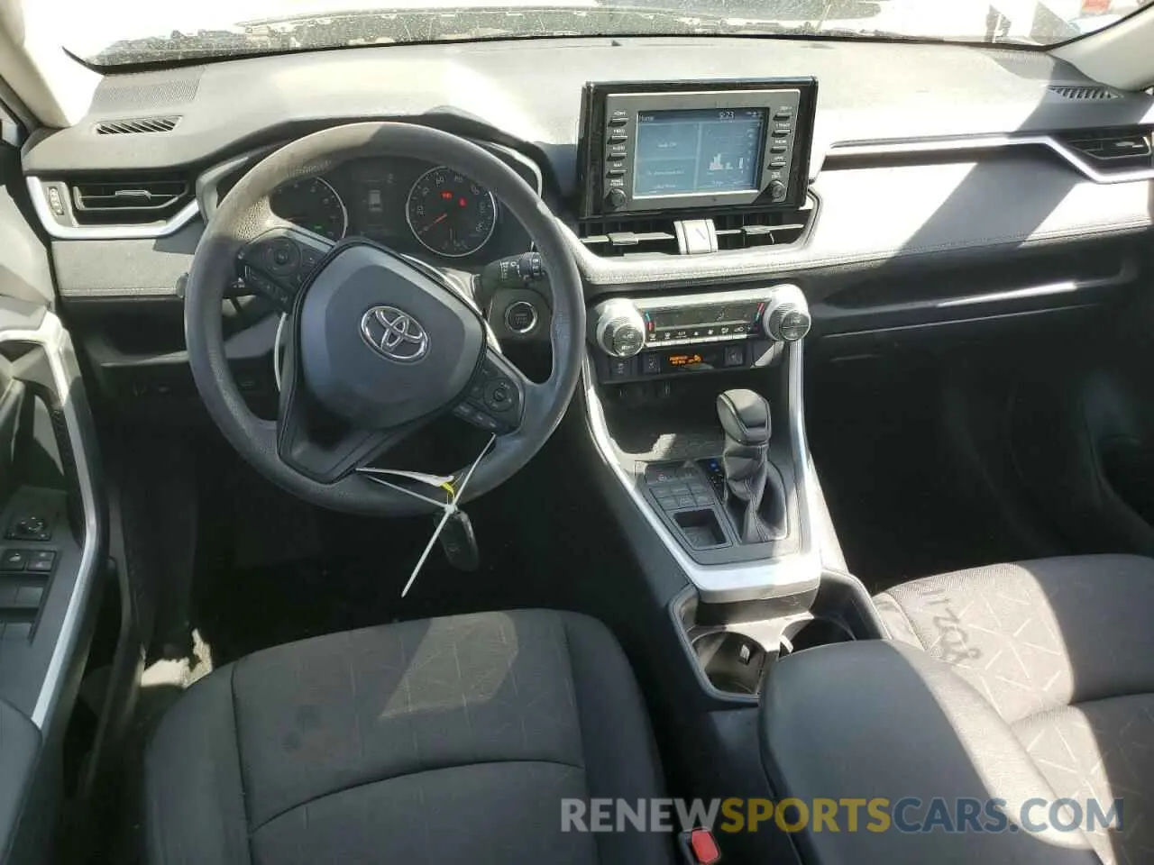 8 Photograph of a damaged car JTMP1RFVXKD023638 TOYOTA RAV4 2019