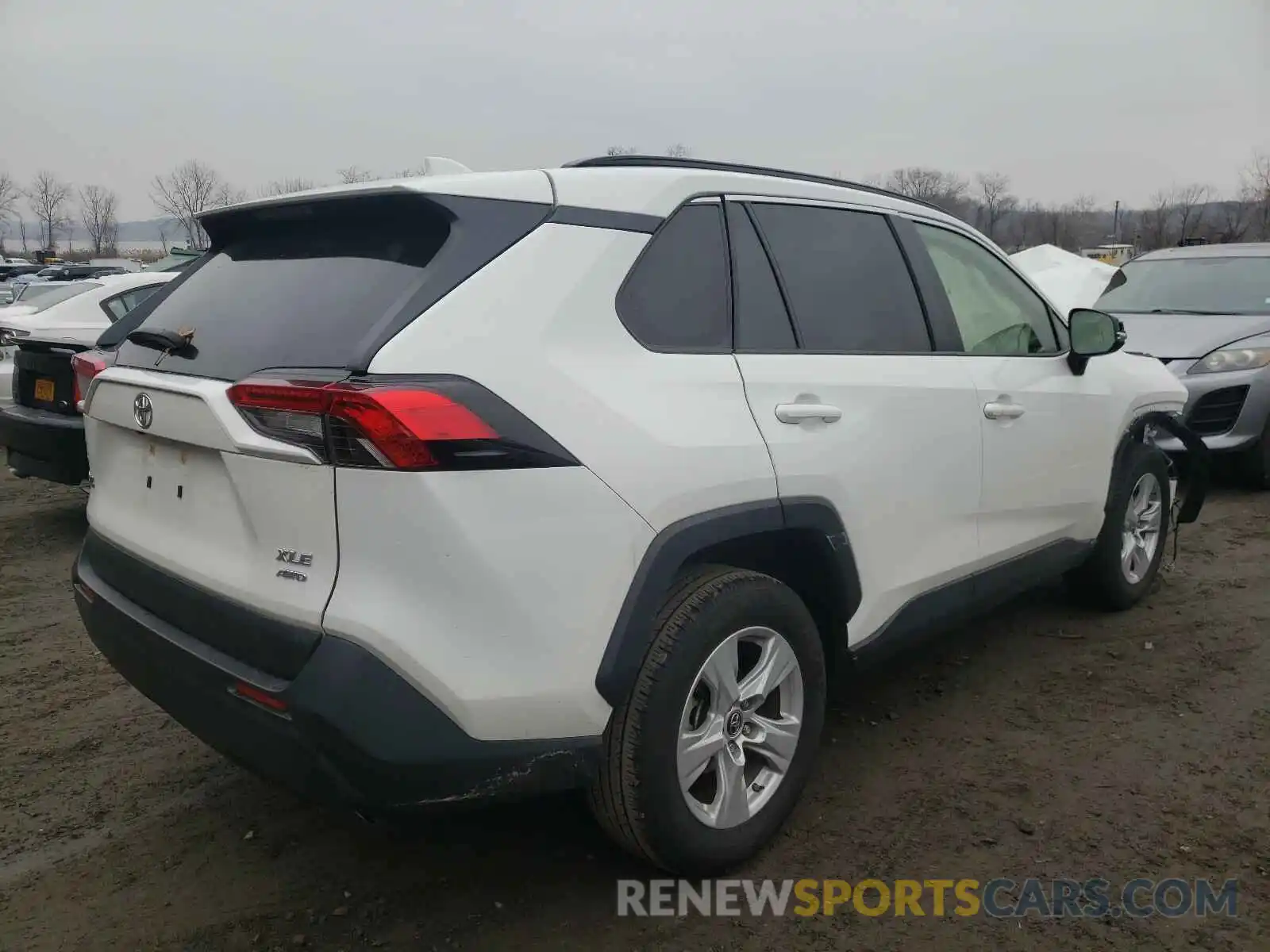 4 Photograph of a damaged car JTMP1RFVXKD032002 TOYOTA RAV4 2019