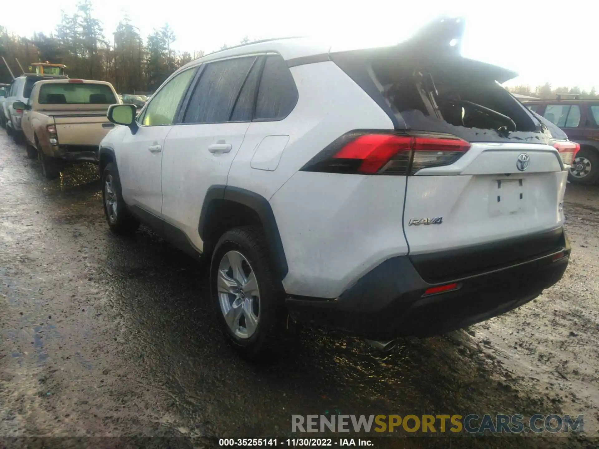 3 Photograph of a damaged car JTMP1RFVXKD502979 TOYOTA RAV4 2019