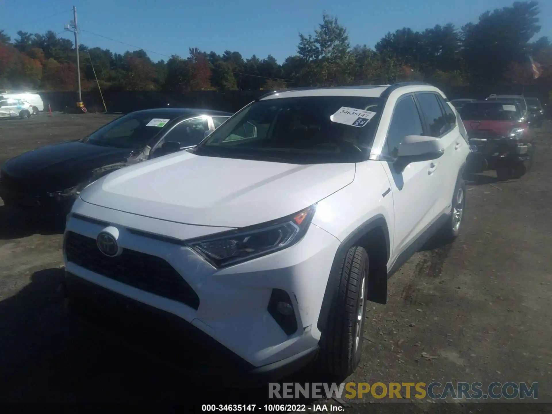 2 Photograph of a damaged car JTMRWRFV0KD012402 TOYOTA RAV4 2019