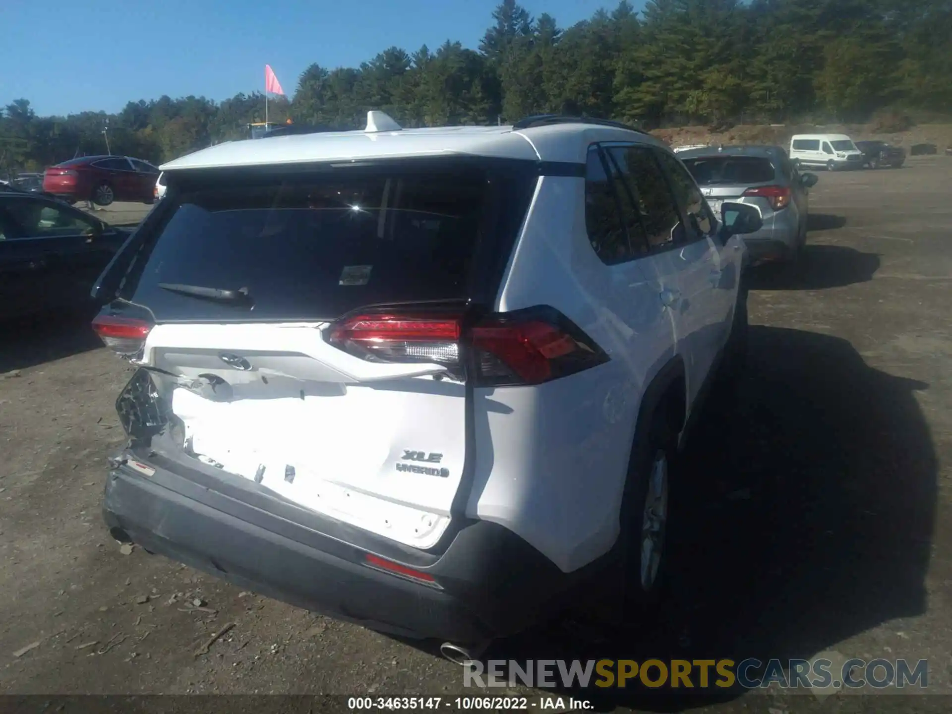 4 Photograph of a damaged car JTMRWRFV0KD012402 TOYOTA RAV4 2019