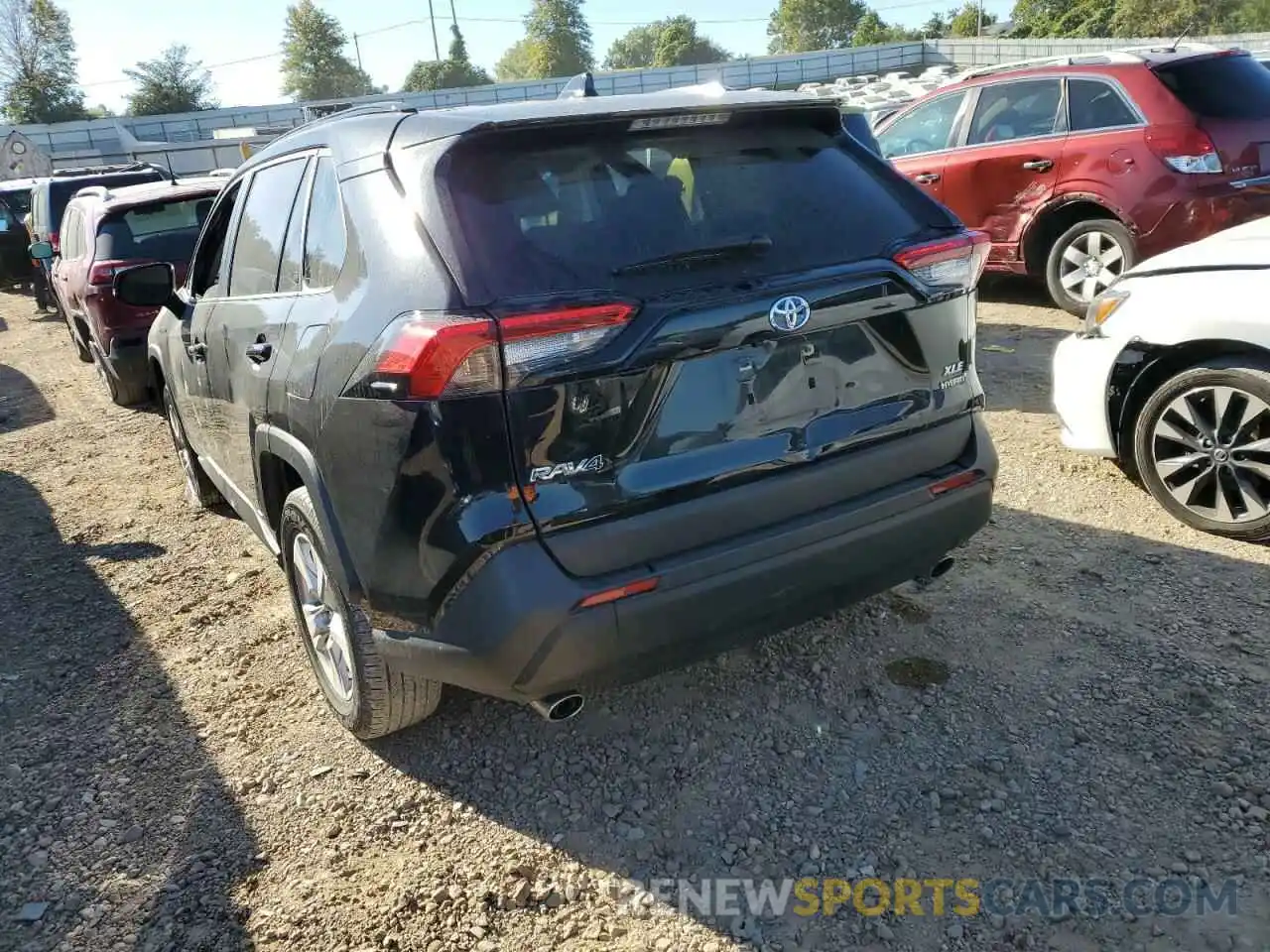 3 Photograph of a damaged car JTMRWRFV0KD016689 TOYOTA RAV4 2019