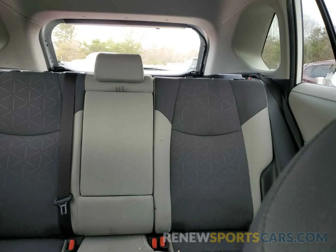 10 Photograph of a damaged car JTMRWRFV1KD004163 TOYOTA RAV4 2019