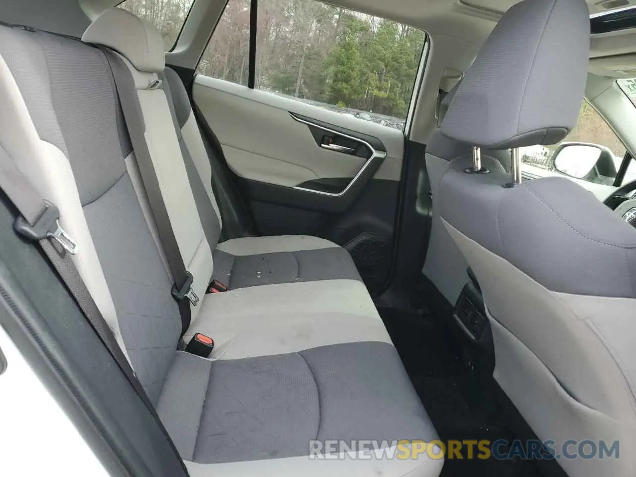 11 Photograph of a damaged car JTMRWRFV1KD004163 TOYOTA RAV4 2019