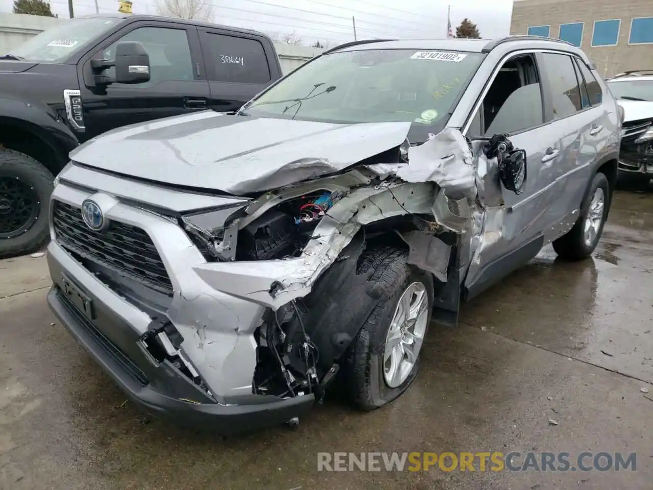 2 Photograph of a damaged car JTMRWRFV1KD013400 TOYOTA RAV4 2019