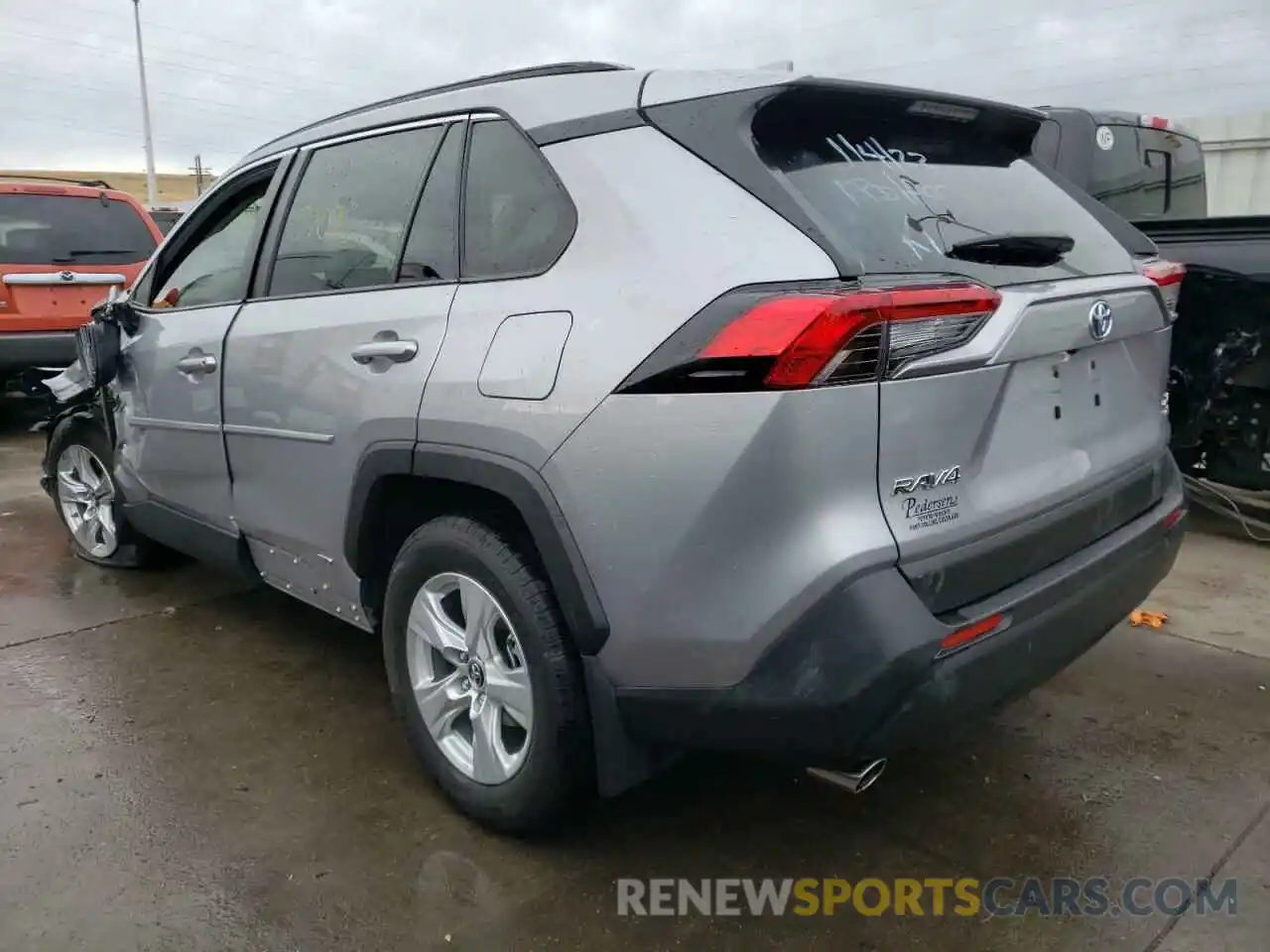 3 Photograph of a damaged car JTMRWRFV1KD013400 TOYOTA RAV4 2019