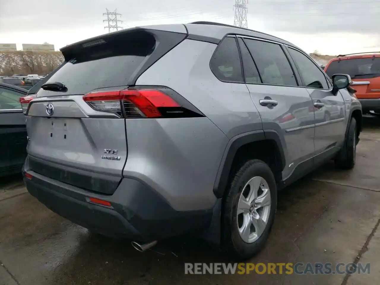 4 Photograph of a damaged car JTMRWRFV1KD013400 TOYOTA RAV4 2019