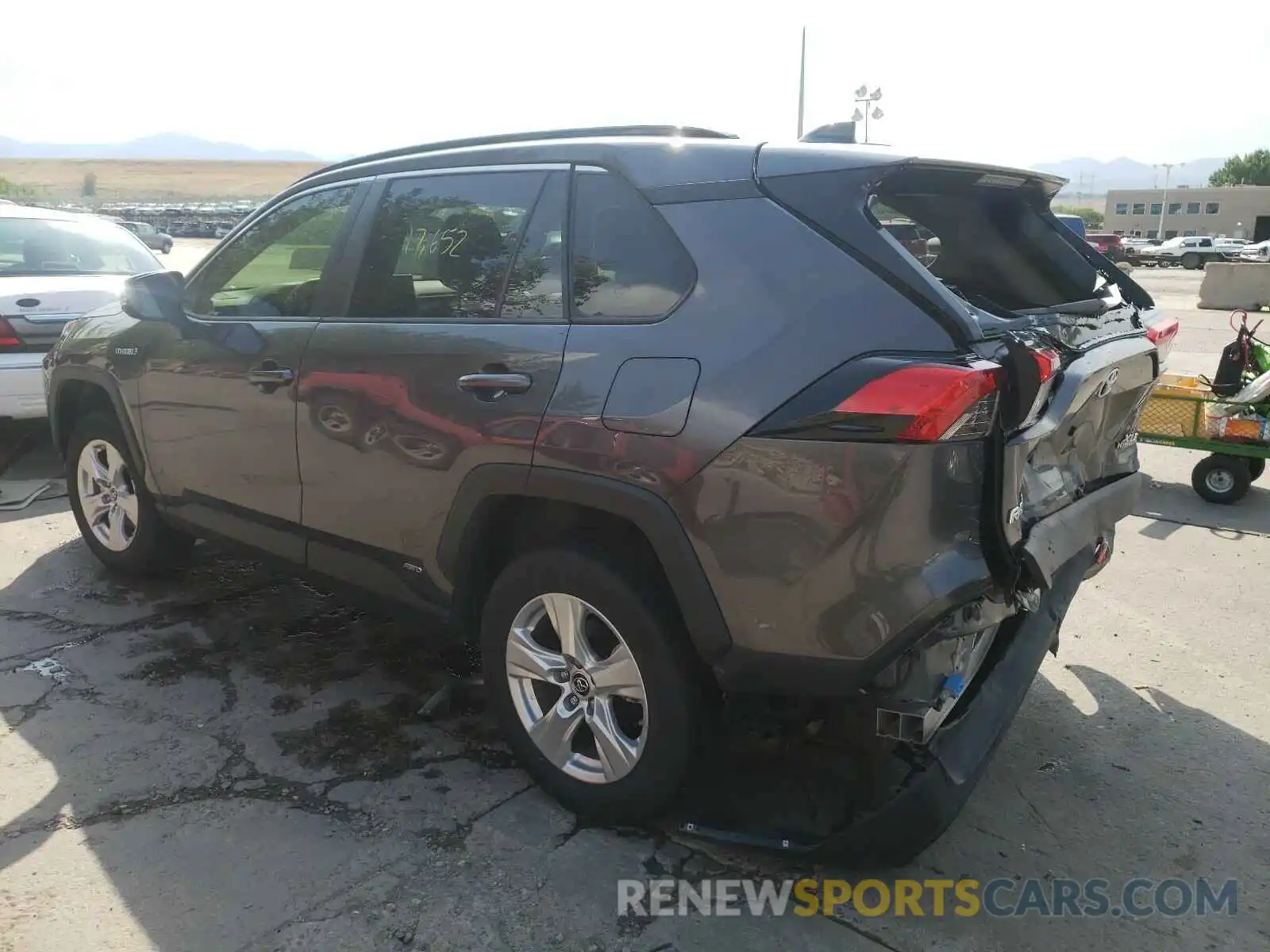 3 Photograph of a damaged car JTMRWRFV1KJ004939 TOYOTA RAV4 2019