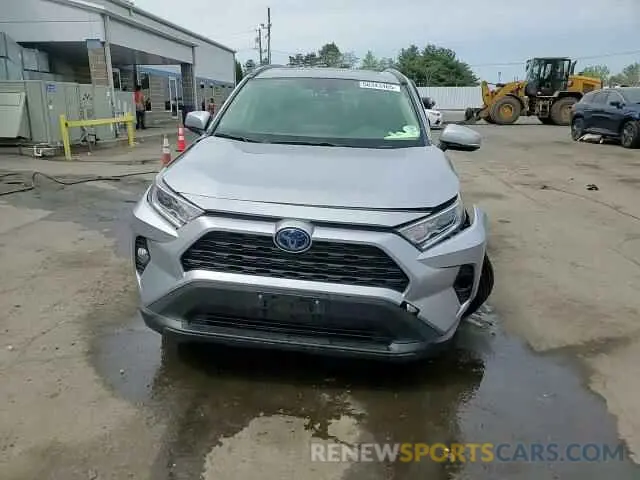 13 Photograph of a damaged car JTMRWRFV2KD009419 TOYOTA RAV4 2019