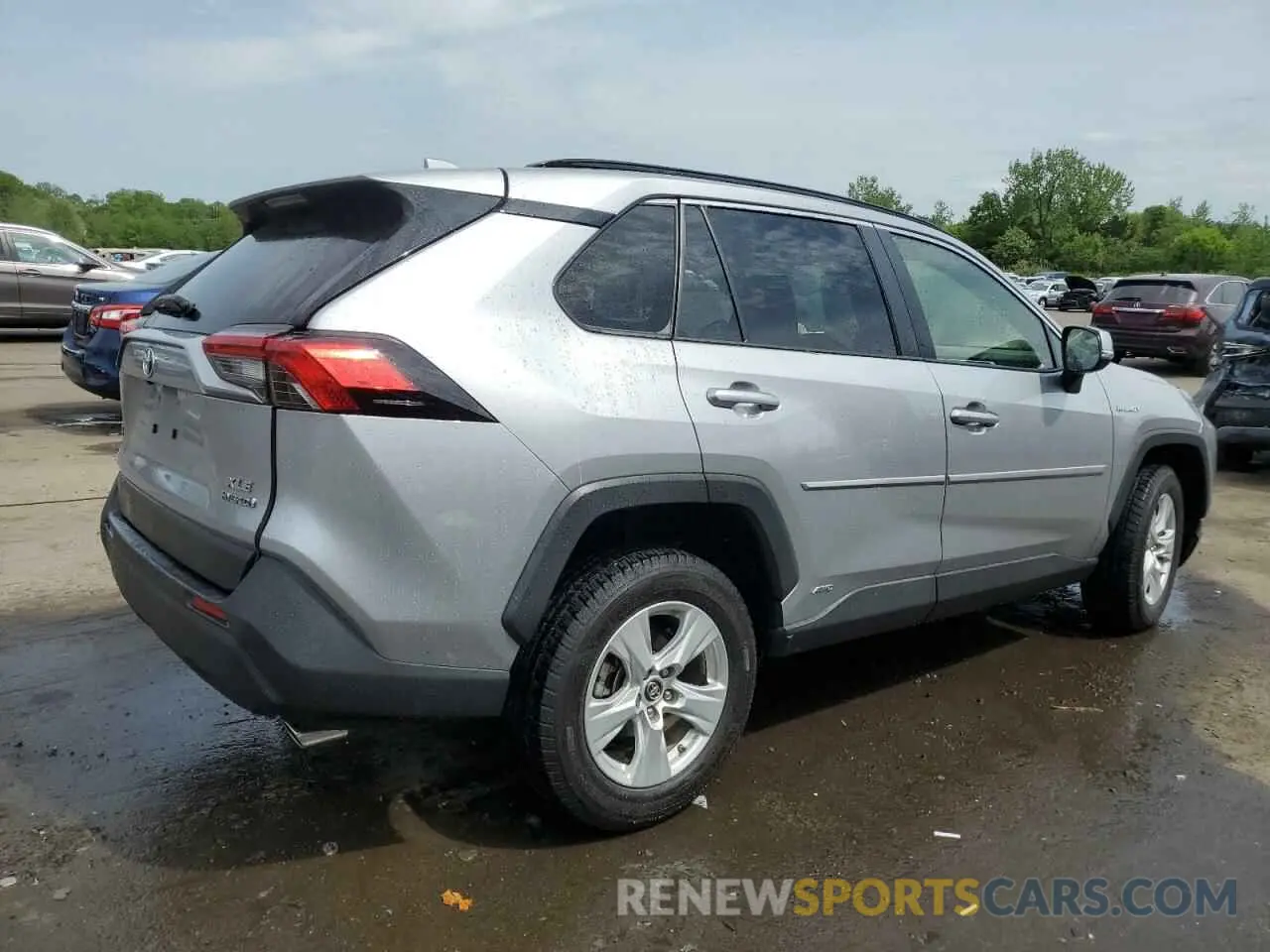 3 Photograph of a damaged car JTMRWRFV2KD009419 TOYOTA RAV4 2019