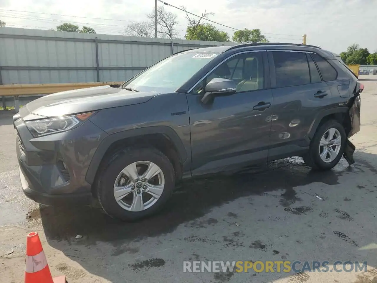 1 Photograph of a damaged car JTMRWRFV2KD030268 TOYOTA RAV4 2019