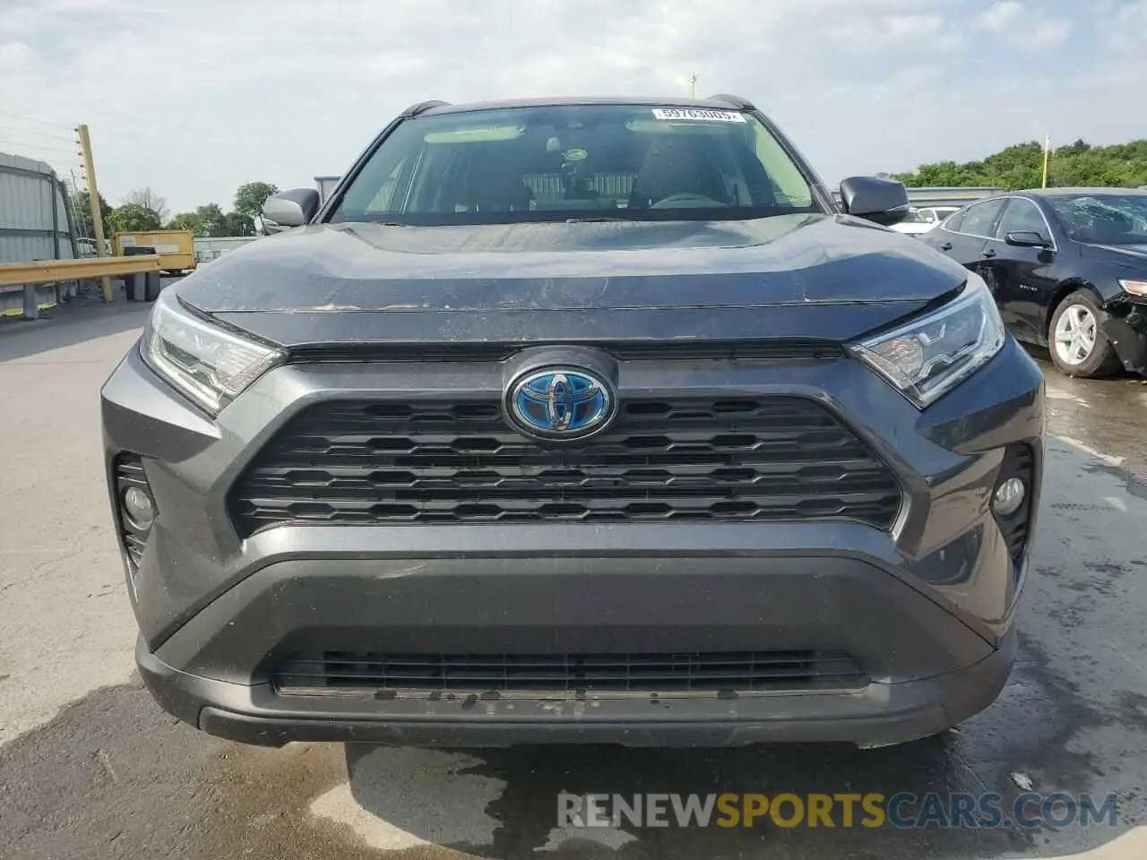 5 Photograph of a damaged car JTMRWRFV2KD030268 TOYOTA RAV4 2019