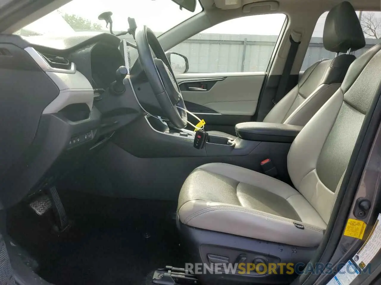 7 Photograph of a damaged car JTMRWRFV2KD030268 TOYOTA RAV4 2019