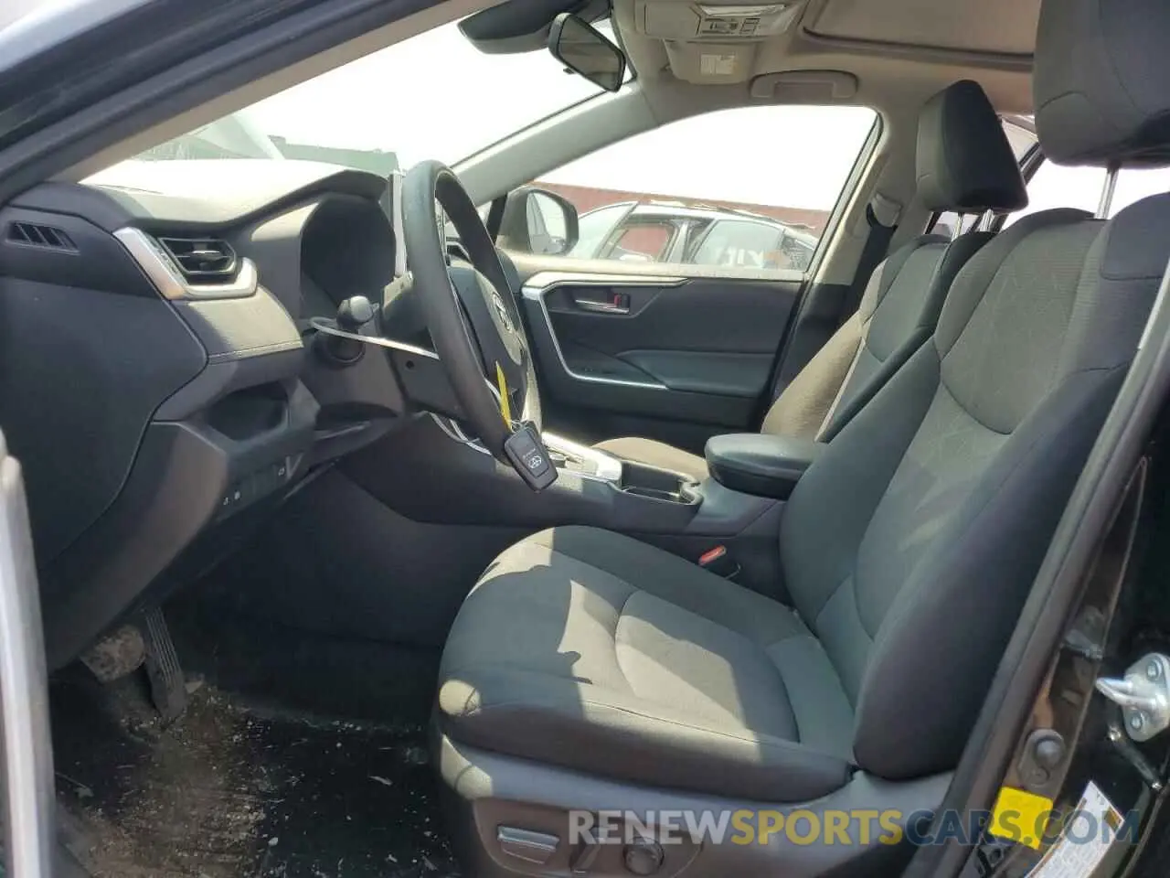 7 Photograph of a damaged car JTMRWRFV4KD009535 TOYOTA RAV4 2019