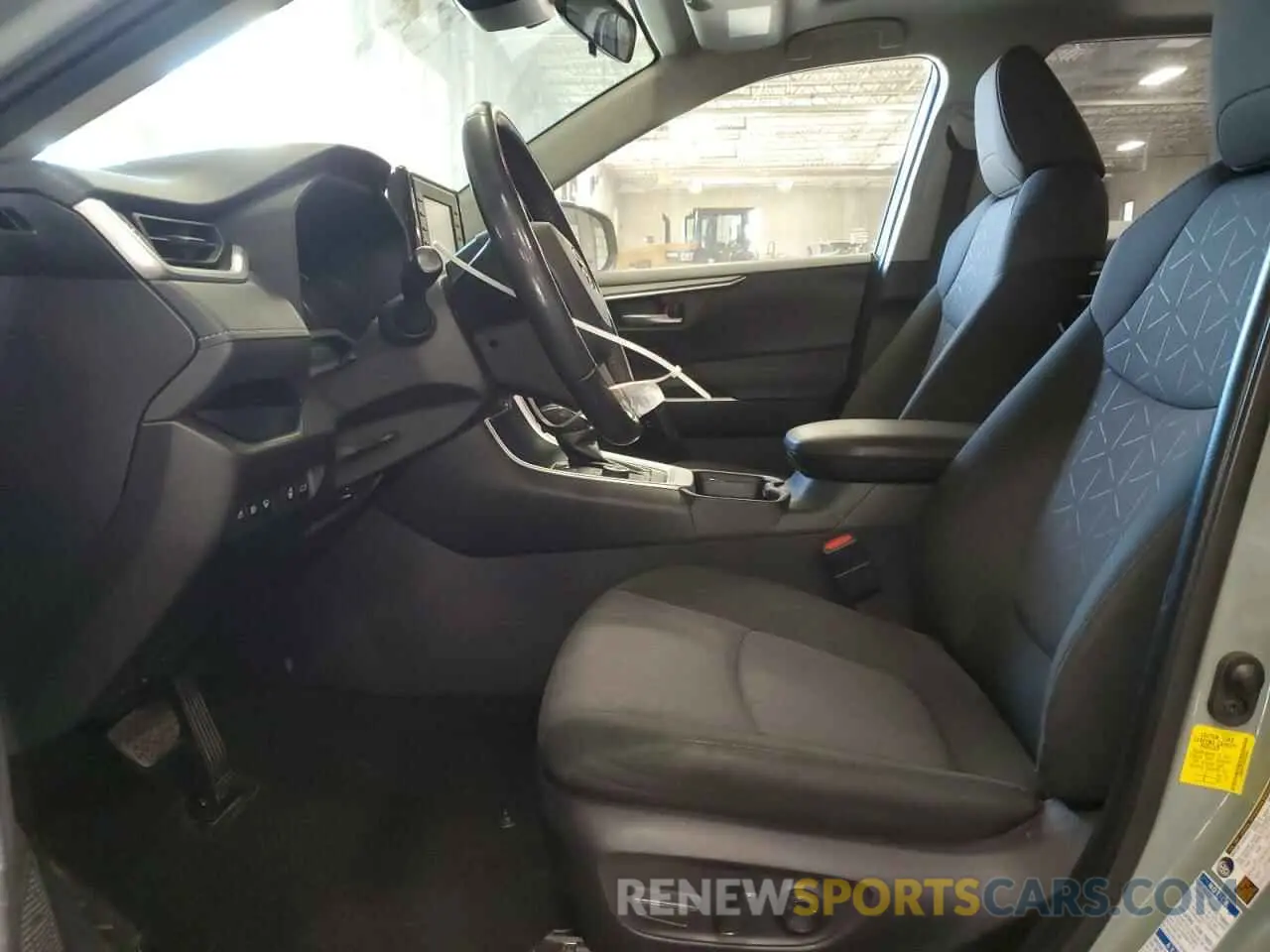 7 Photograph of a damaged car JTMRWRFV4KD032801 TOYOTA RAV4 2019