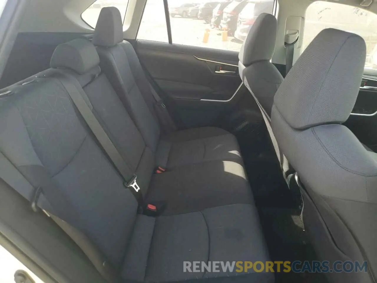 10 Photograph of a damaged car JTMRWRFV4KD041479 TOYOTA RAV4 2019