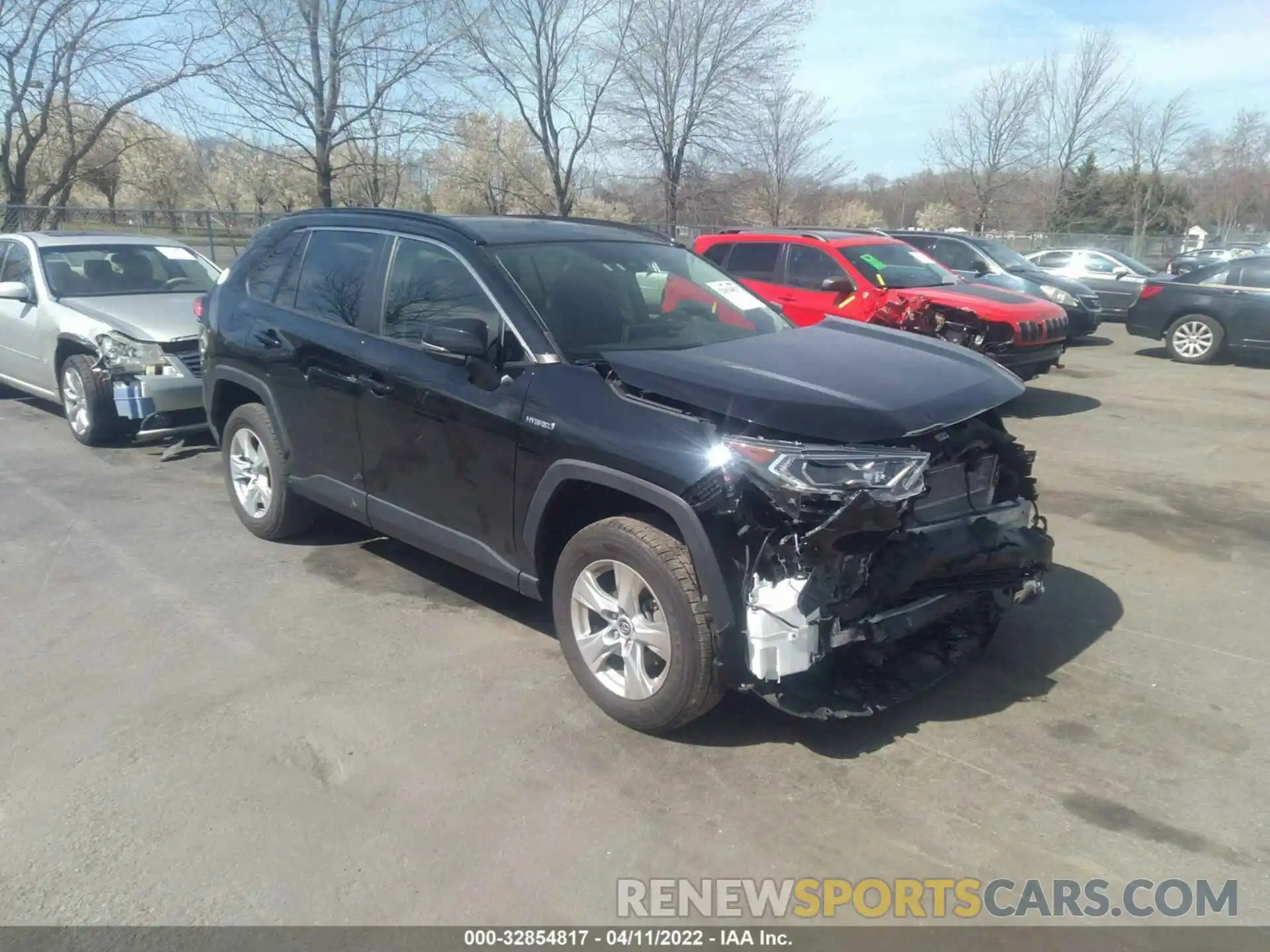 1 Photograph of a damaged car JTMRWRFV5KD024156 TOYOTA RAV4 2019