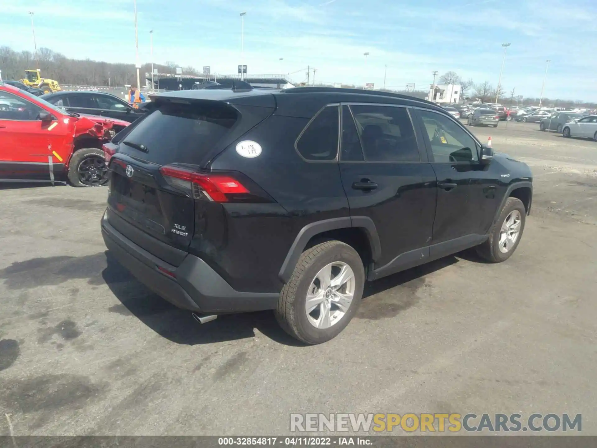 4 Photograph of a damaged car JTMRWRFV5KD024156 TOYOTA RAV4 2019