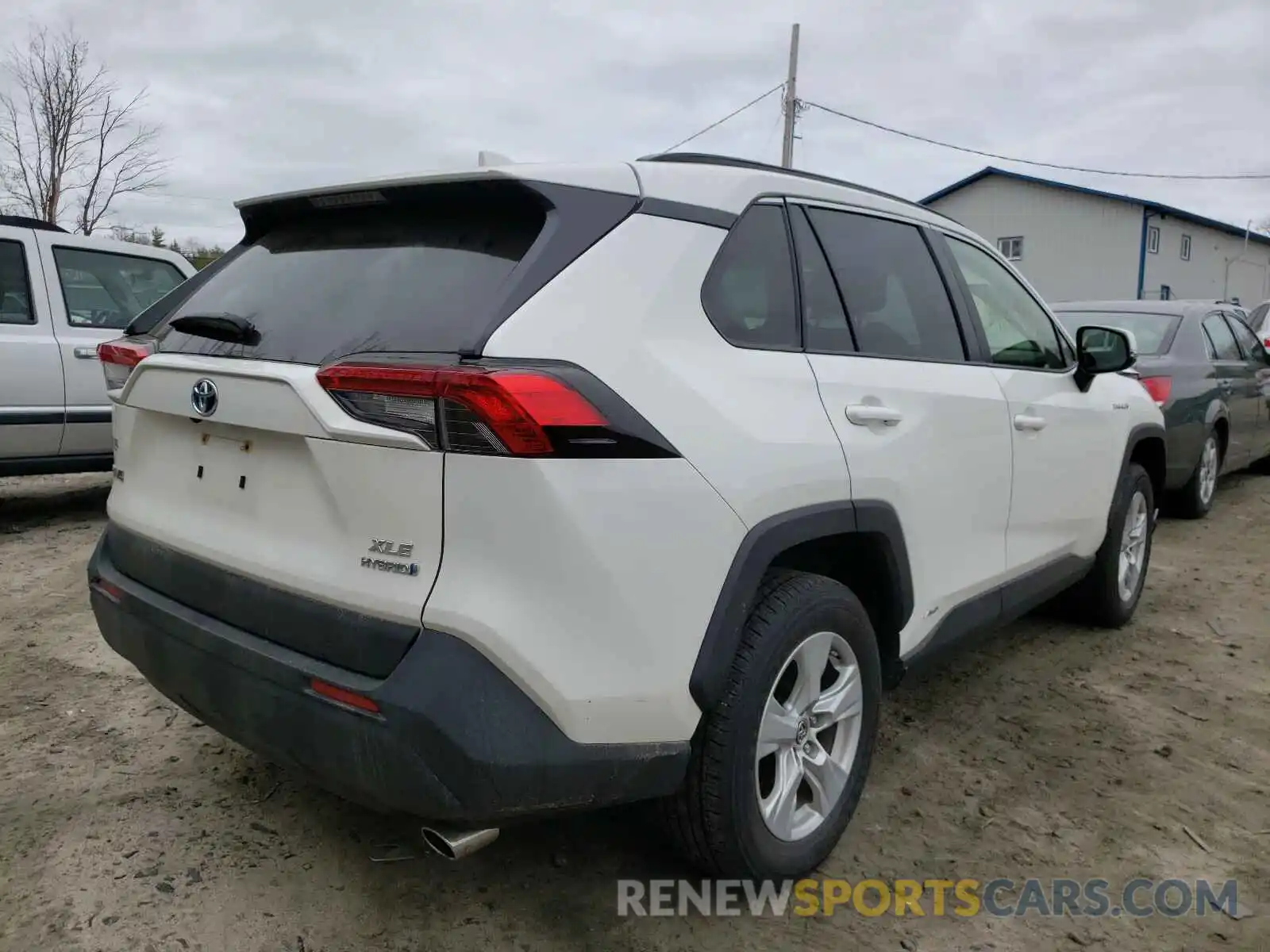 4 Photograph of a damaged car JTMRWRFV6KD023078 TOYOTA RAV4 2019