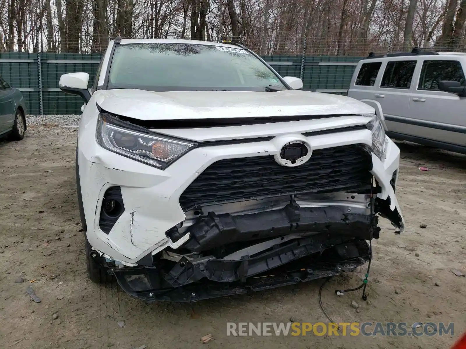 9 Photograph of a damaged car JTMRWRFV6KD023078 TOYOTA RAV4 2019