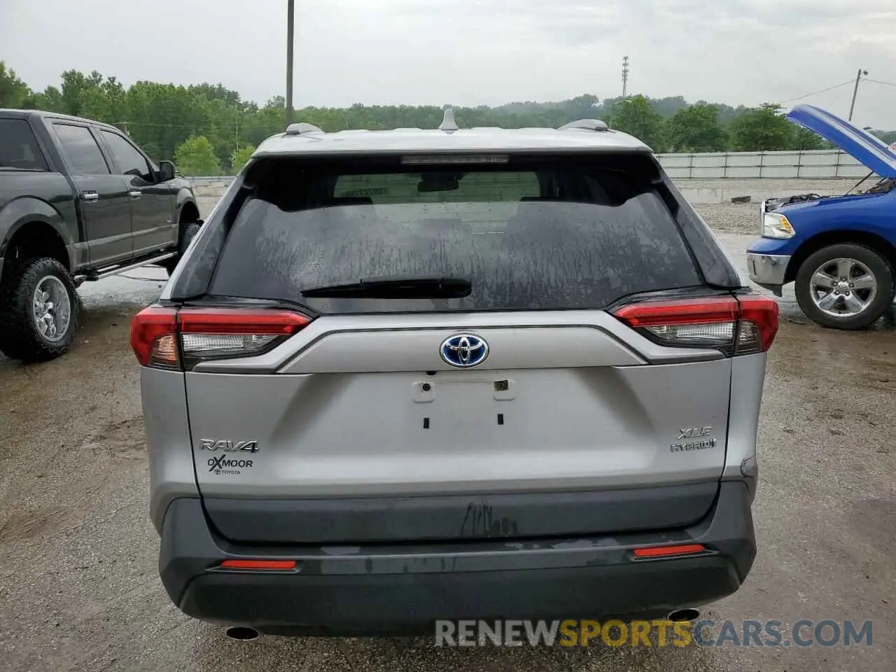 6 Photograph of a damaged car JTMRWRFV7KD043209 TOYOTA RAV4 2019