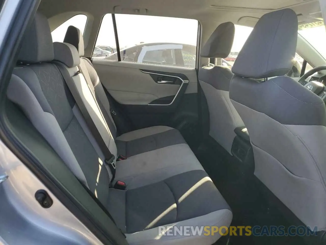 10 Photograph of a damaged car JTMRWRFV8KD006993 TOYOTA RAV4 2019